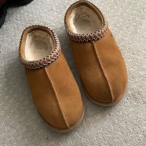 Ugg slippers size 10 reposh